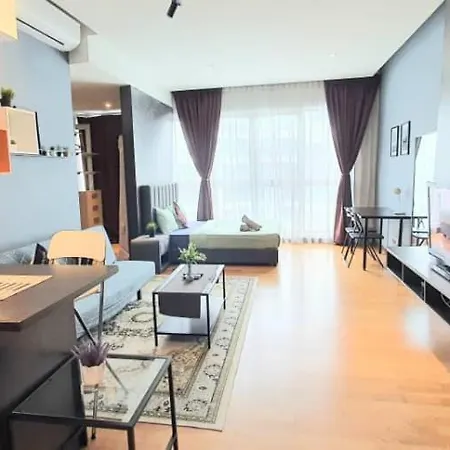Regalia Luxury Suites Klcc - By Cozy Stay Kuala Lumpur Exterior photo